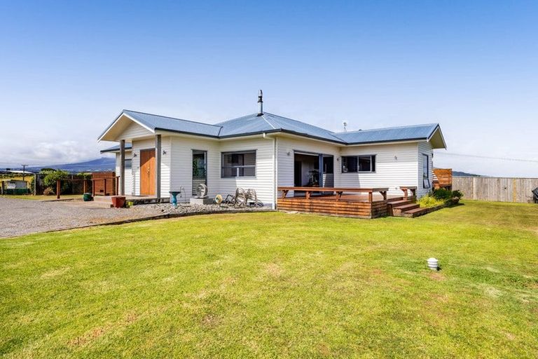 Photo of property in 630 South Road, Omata, New Plymouth, 4374