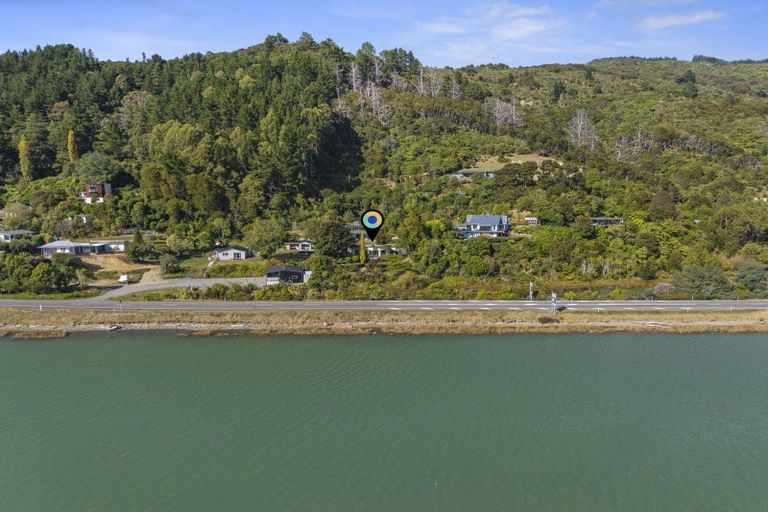 Photo of property in 16 Old Coach Road, Havelock, 7100