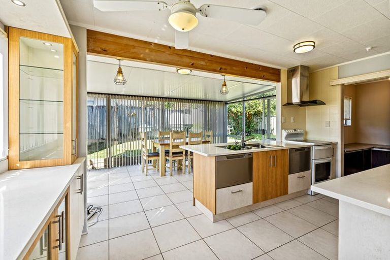 Photo of property in 10 Robin Hood Place, Onerahi, Whangarei, 0110