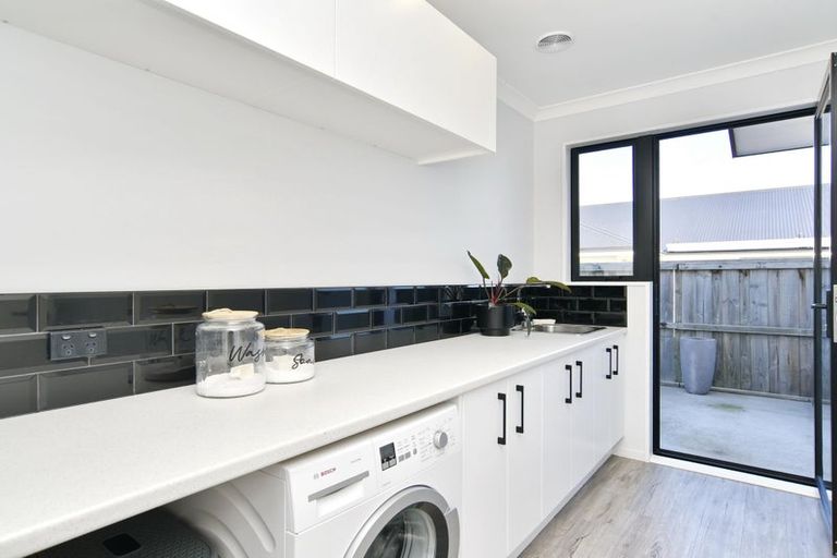 Photo of property in 33 Highgate Drive, Rangiora, 7400