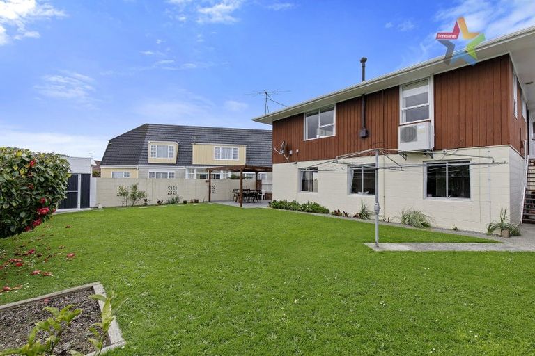 Photo of property in 3 Earlston Grove, Avalon, Lower Hutt, 5011