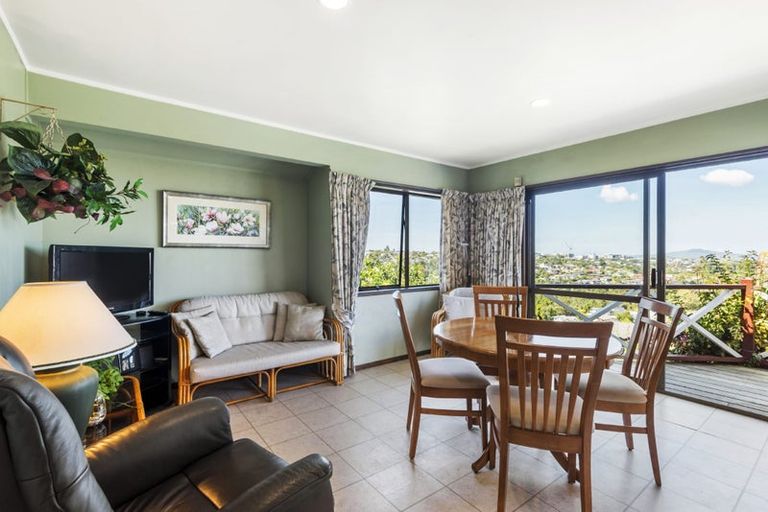 Photo of property in 32 Onetaunga Road, Chatswood, Auckland, 0626