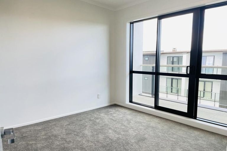 Photo of property in 18/11 Carlos Drive, Flat Bush, Auckland, 2016