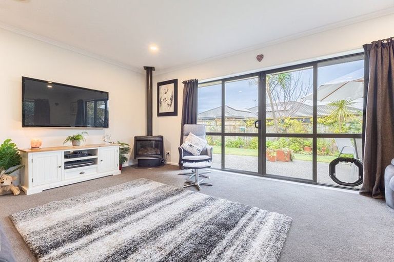 Photo of property in 130 Weggery Drive, Waikanae Beach, Waikanae, 5036