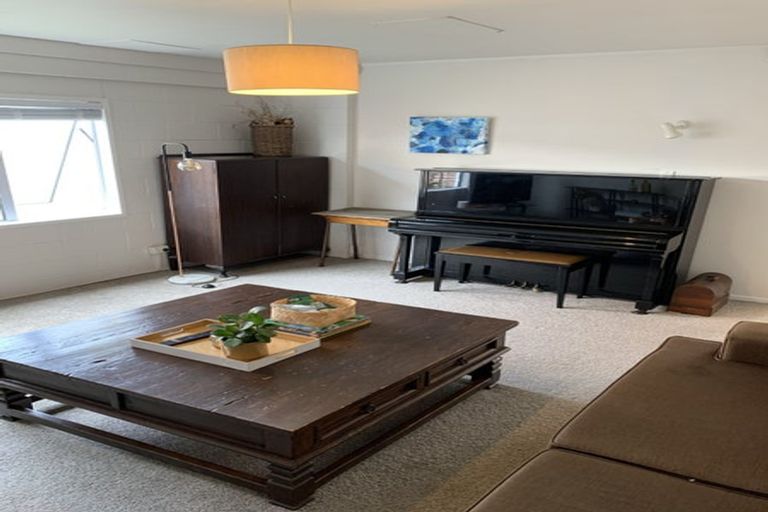 Photo of property in 4/87 Ocean View Road, Hillcrest, Auckland, 0627