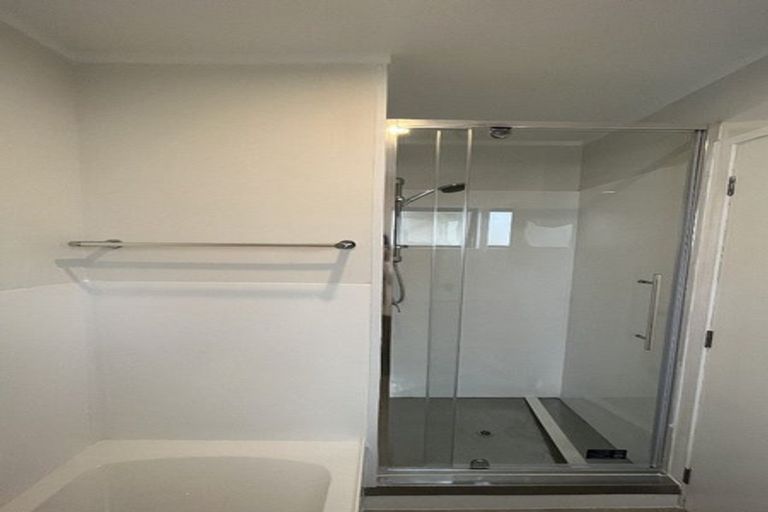 Photo of property in 7 Vera Road, Te Atatu South, Auckland, 0610