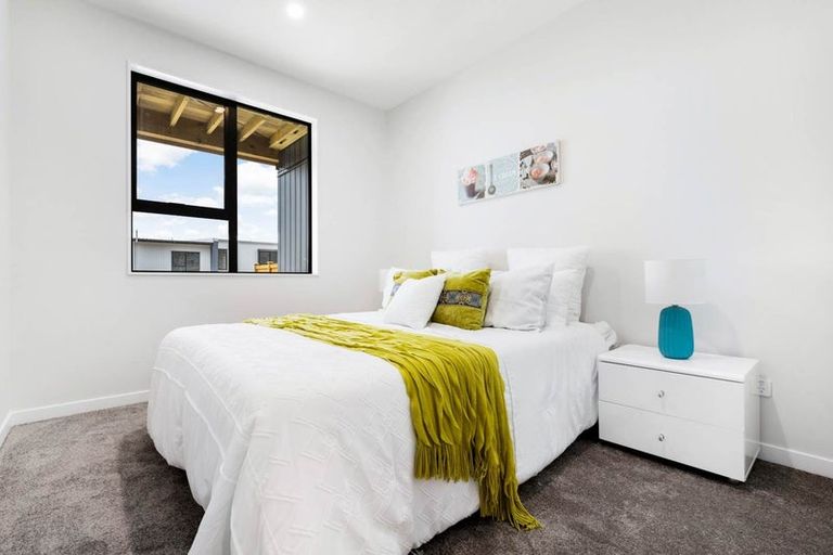 Photo of property in 7 Arura Place, Massey, Auckland, 0614