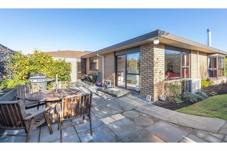 Photo of property in 4b Hinton Place, Rangiora, 7400