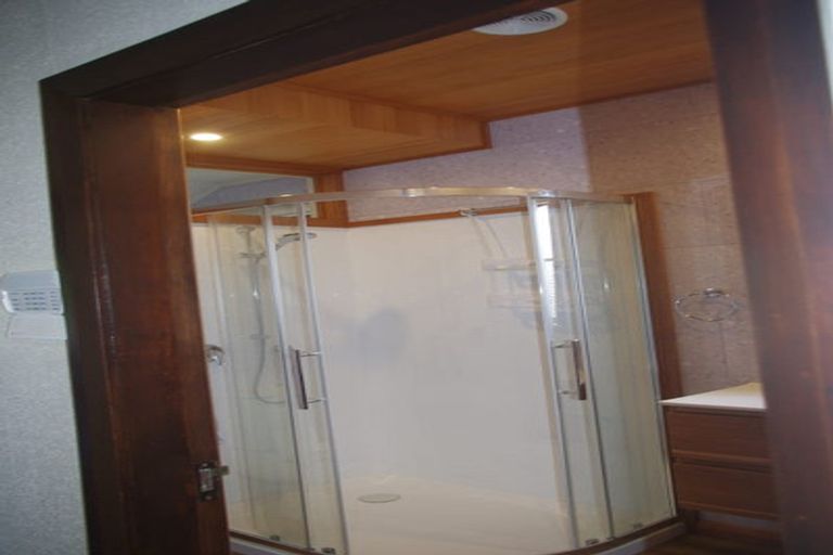 Photo of property in 86 Avondale Road, Avondale, Christchurch, 8061