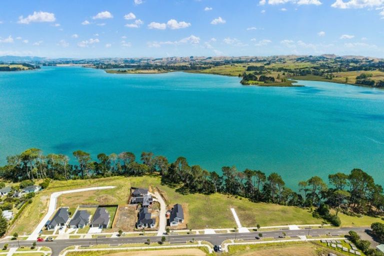 Photo of property in 4d Mclarin Road, Glenbrook, 2681