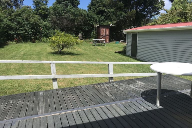 Photo of property in 14 Amberley Avenue, Te Atatu South, Auckland, 0610