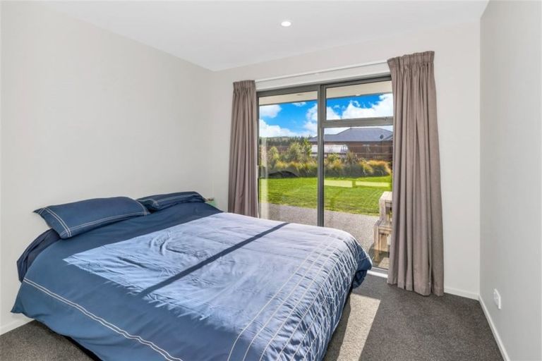 Photo of property in 2 Paradise Way, Amberley, 7410