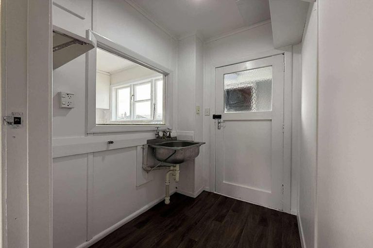 Photo of property in 9 Wainhouse Street, Stokes Valley, Lower Hutt, 5019