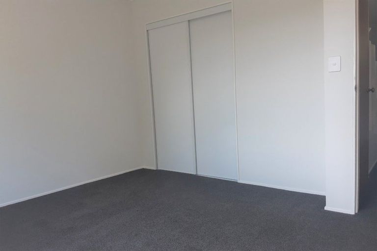 Photo of property in 1 Raelene Place, Massey, Auckland, 0614