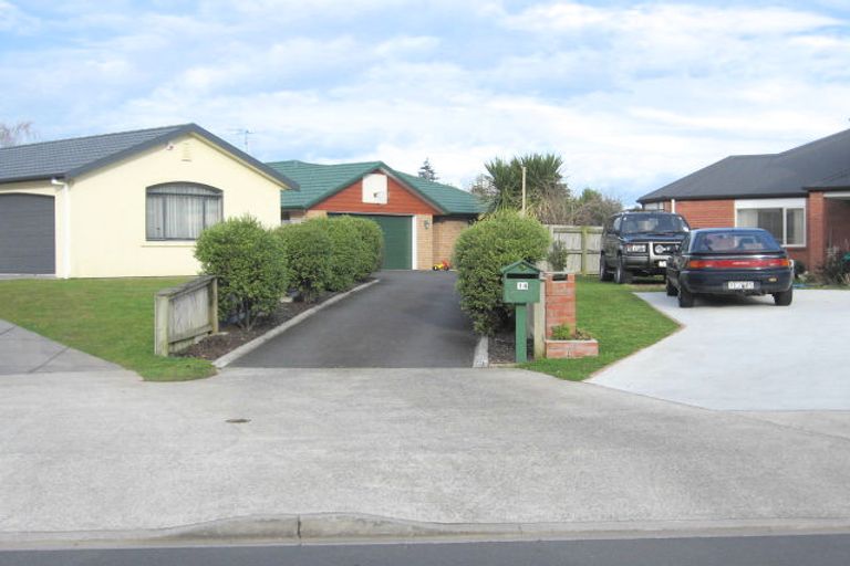 Photo of property in 14 Cranbrook Place, Rototuna North, Hamilton, 3210