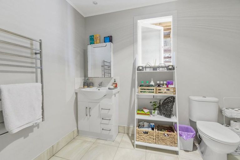 Photo of property in 42 Tiraumea Drive, Pakuranga, Auckland, 2010