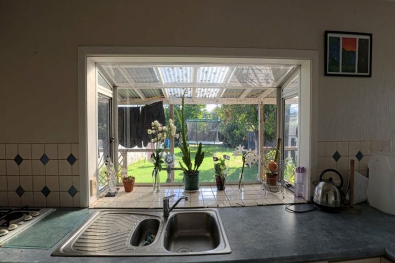 Photo of property in 33 Chippendale Crescent, Birkdale, Auckland, 0626