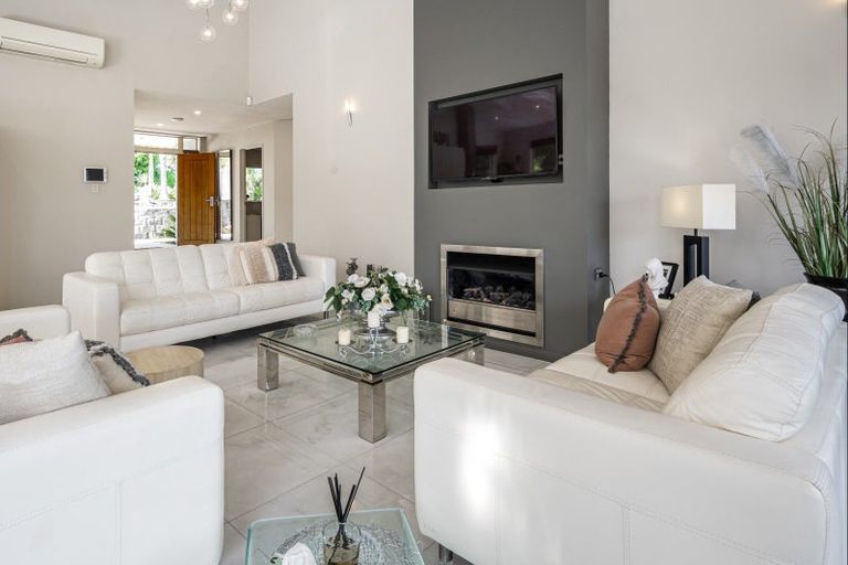 Photo of property in 29 Schopolo Place, Schnapper Rock, Auckland, 0632