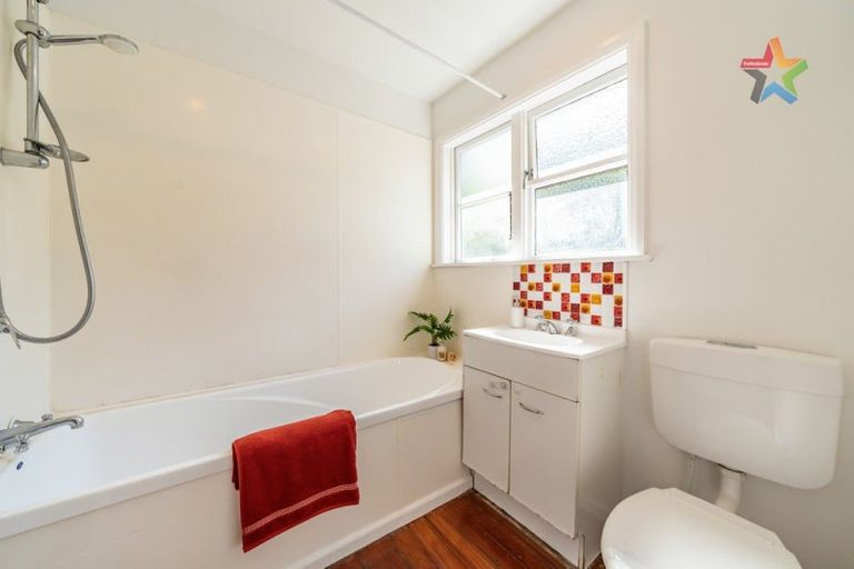 Photo of property in 3 Montgomery Avenue, Karori, Wellington, 6012