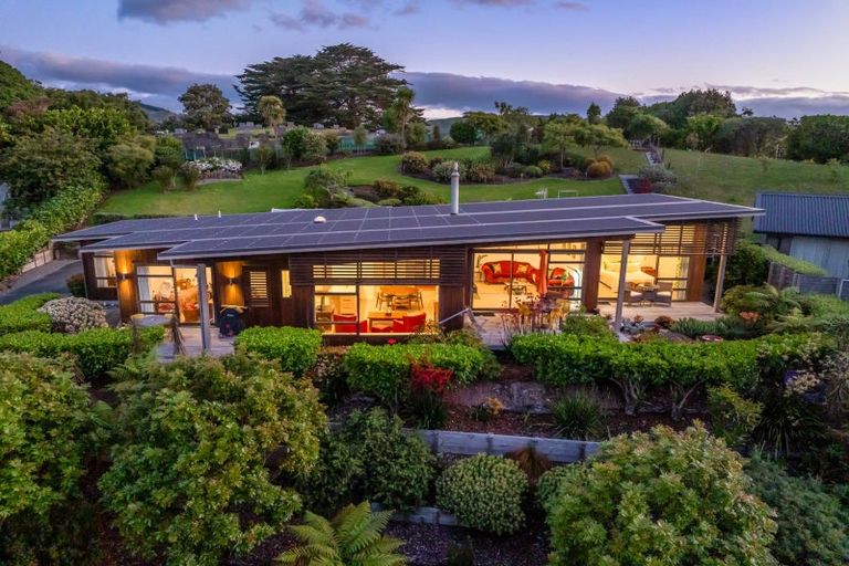 Photo of property in 6 Ferndale Drive, Waikanae, 5036