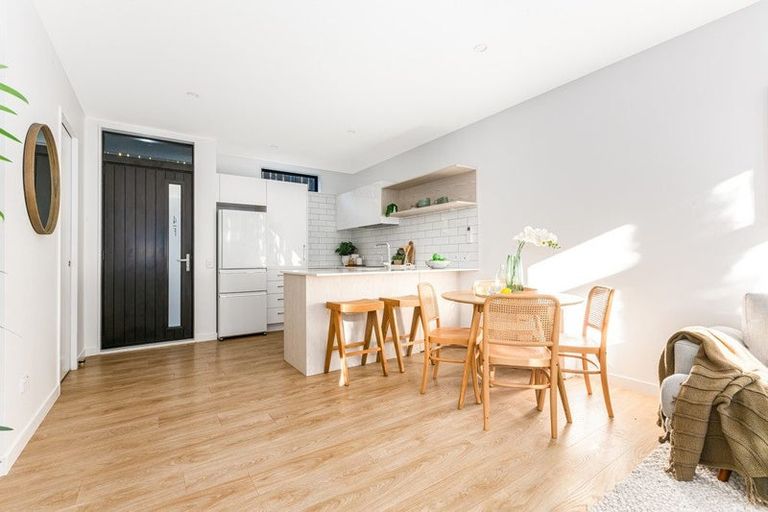 Photo of property in 4f Armour Avenue, Mount Victoria, Wellington, 6011