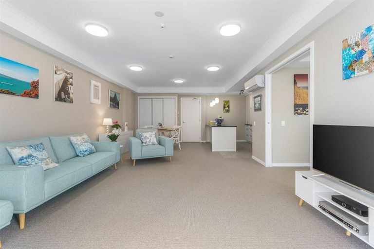 Photo of property in 75 Panorama Heights, Orewa, 0931