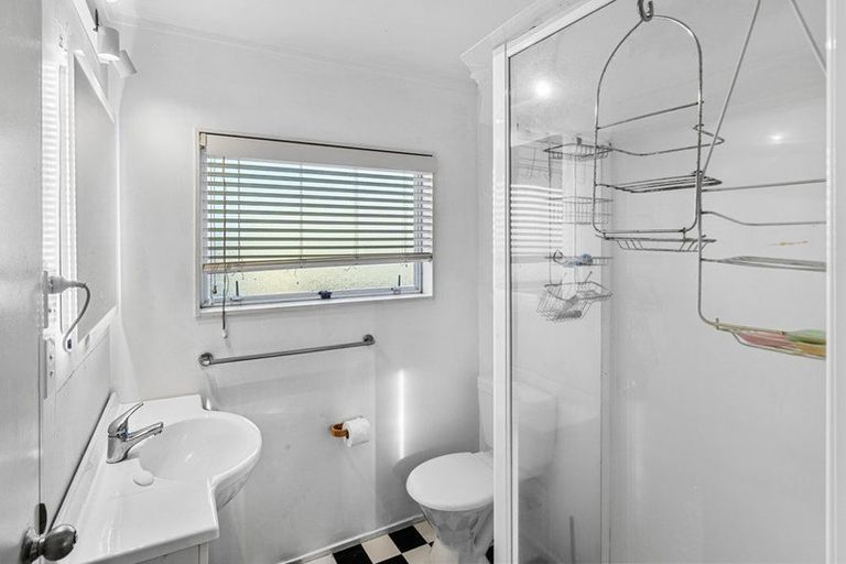 Photo of property in 14a Hinekohu Street, New Lynn, Auckland, 0600