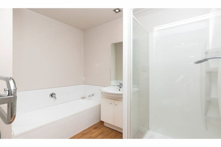 Photo of property in 4 Gresford Street, Edgeware, Christchurch, 8013