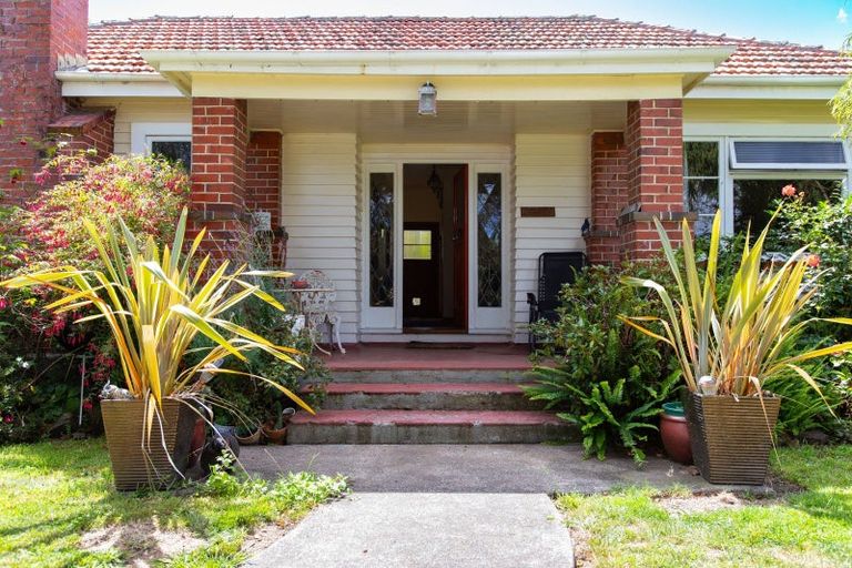 Photo of property in 3 King Street, Dannevirke, 4930