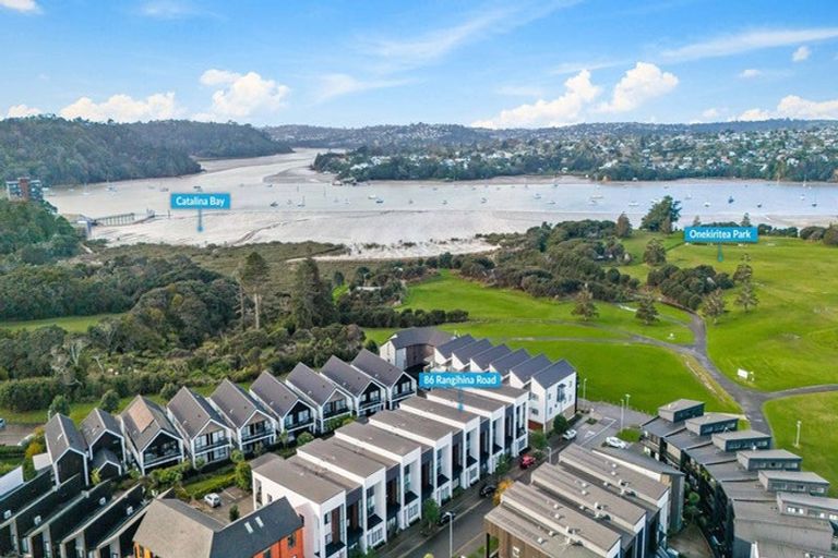 Photo of property in 86 Rangihina Road, Hobsonville, Auckland, 0616