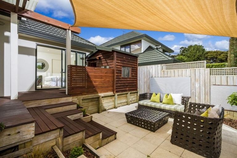 Photo of property in 1/112 Seaview Road, Glenfield, Auckland, 0629