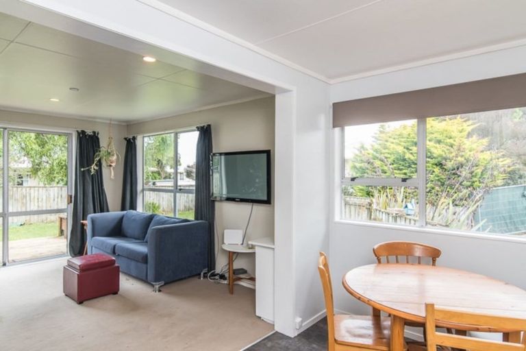Photo of property in 86 Aorangi Road, Paraparaumu, 5032