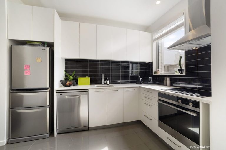 Photo of property in 6/59 The Parade, Island Bay, Wellington, 6023