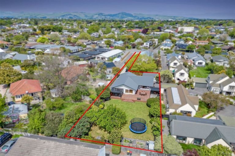 Photo of property in 28 Wairakei Road, Strowan, Christchurch, 8052