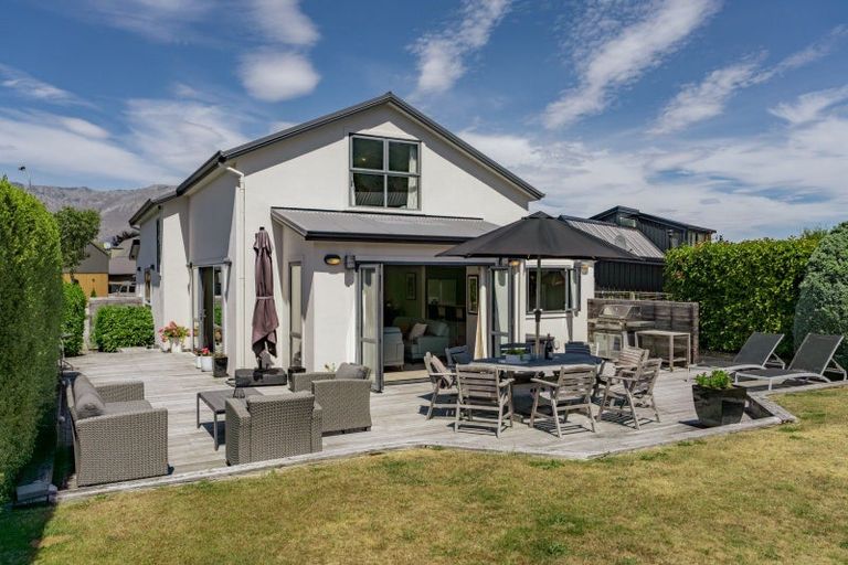 Photo of property in 10 Premier Place, Arrowtown, 9302