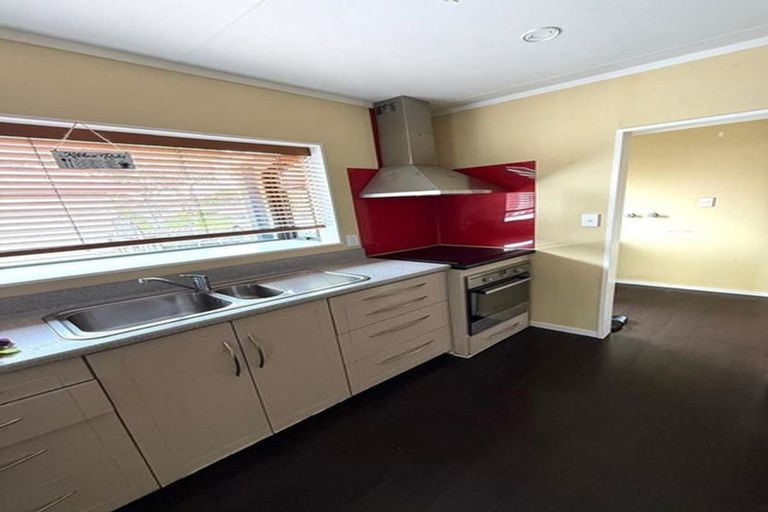 Photo of property in 32 Wai Iti Place, Clendon Park, Auckland, 2103