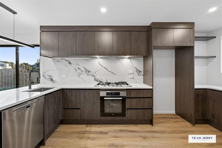 Photo of property in 25b Jandell Crescent, Bucklands Beach, Auckland, 2014