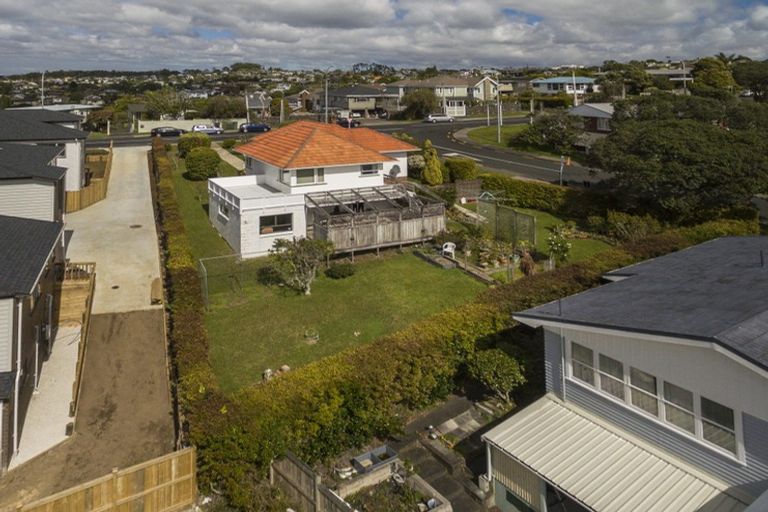 Photo of property in 7 Sunrise Avenue, Murrays Bay, Auckland, 0630