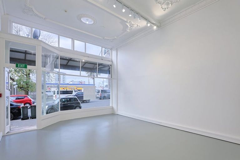 Photo of property in 6 Ponsonby Road, Karori, Wellington, 6012