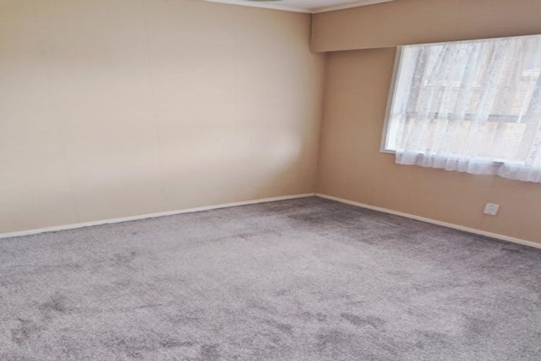 Photo of property in 1/40 Halberg Street, Glenfield, Auckland, 0629