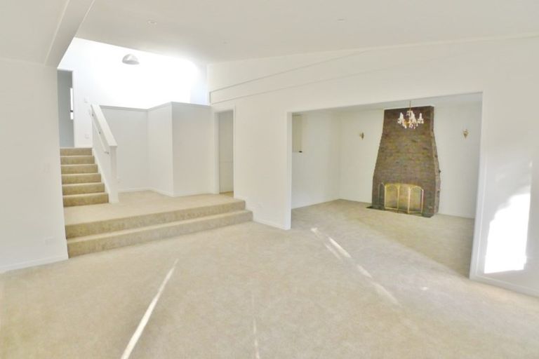 Photo of property in 192 Henderson Valley Road, Henderson, Auckland, 0612