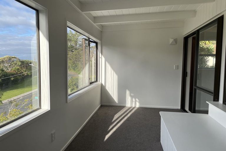 Photo of property in 84a/2 Avonleigh Road, Green Bay, Auckland, 0604