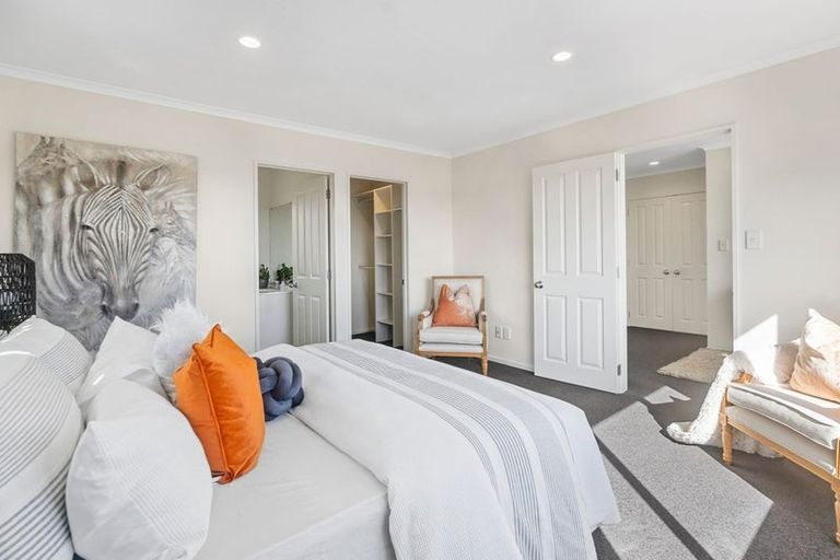 Photo of property in 1 Kittiwake Drive, Schnapper Rock, Auckland, 0632