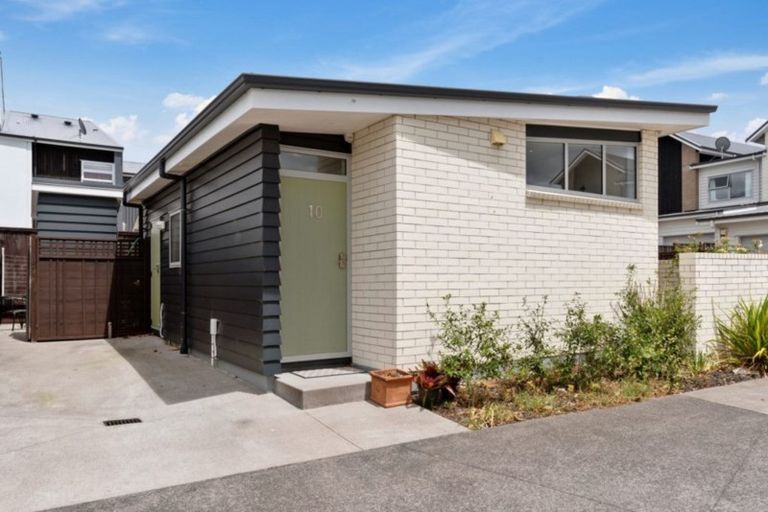 Photo of property in 10 Squadron Drive, Hobsonville, Auckland, 0616