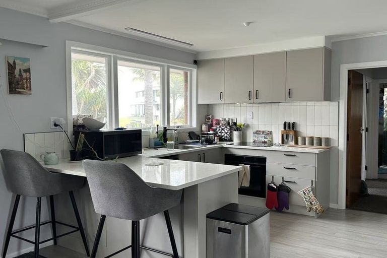 Photo of property in 2/19 Bucklands Beach Road, Bucklands Beach, Auckland, 2012