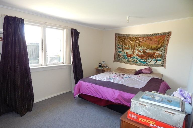 Photo of property in 13 Russell Street, Westport, 7825