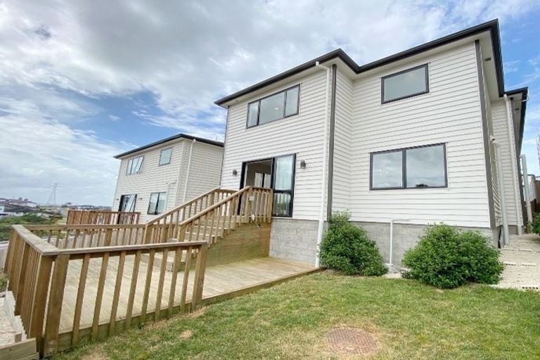 Photo of property in 42 Mcwhirters Farm Lane, Massey, Auckland, 0614