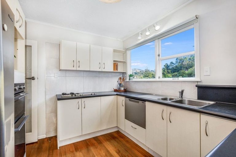 Photo of property in 83 Bird Grove, Stokes Valley, Lower Hutt, 5019