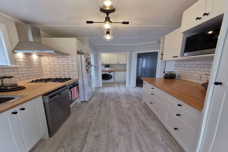 Photo of property in 68 Mark Avenue, Paparangi, Wellington, 6037