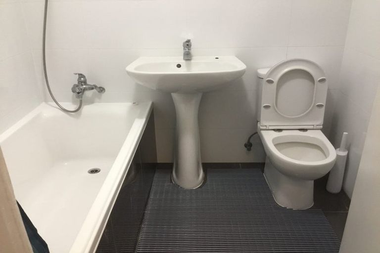 Photo of property in 2/101 Hillside Road, Glenfield, Auckland, 0627